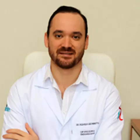 Dr. Ricardo Cechinatto